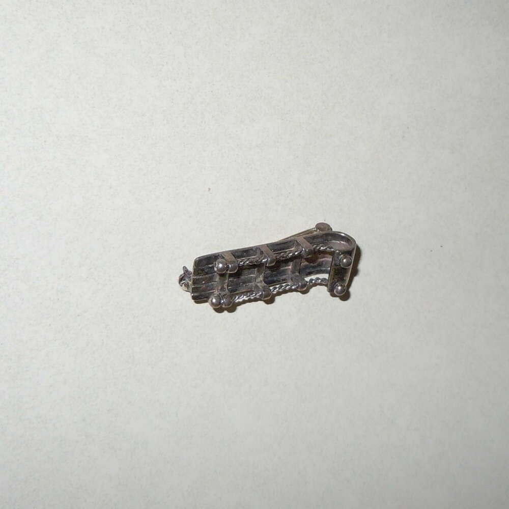 VINTAGE STERLING SILVER TOBOGGAN / SLED PIN BROOCH - UNIQUE